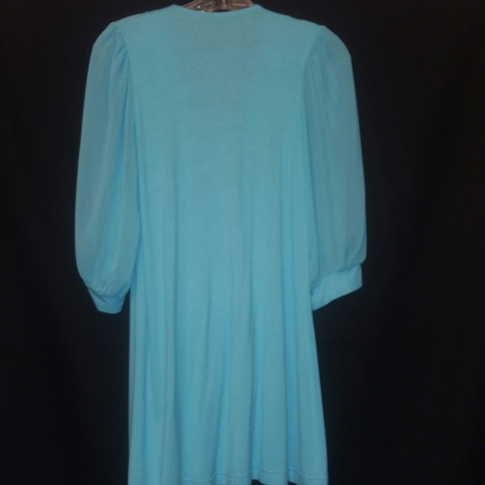 Top - Picture 2 of 6